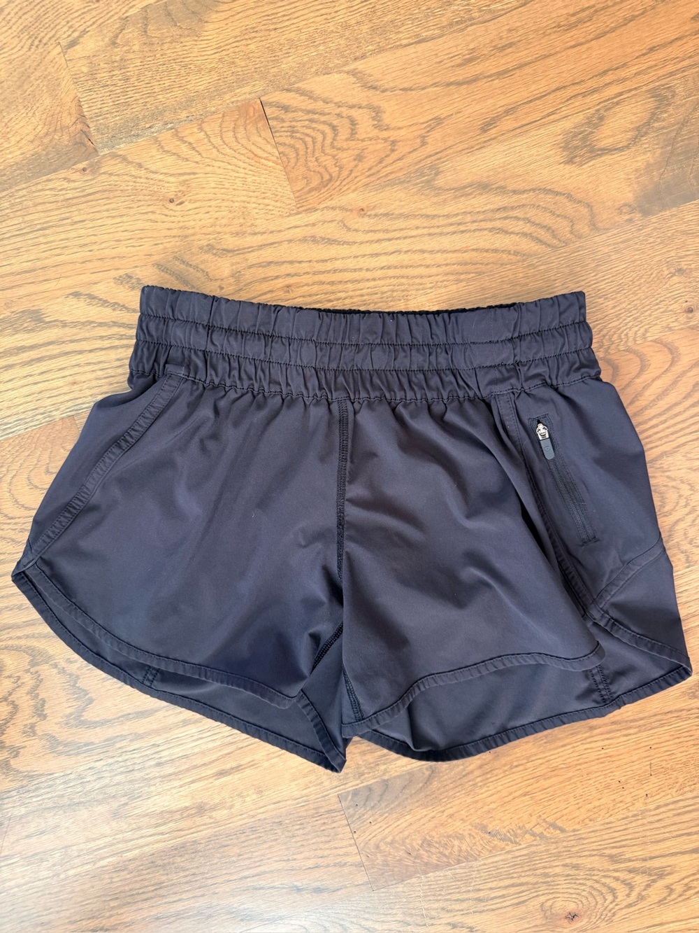 Lululemon hotty hot short size 6